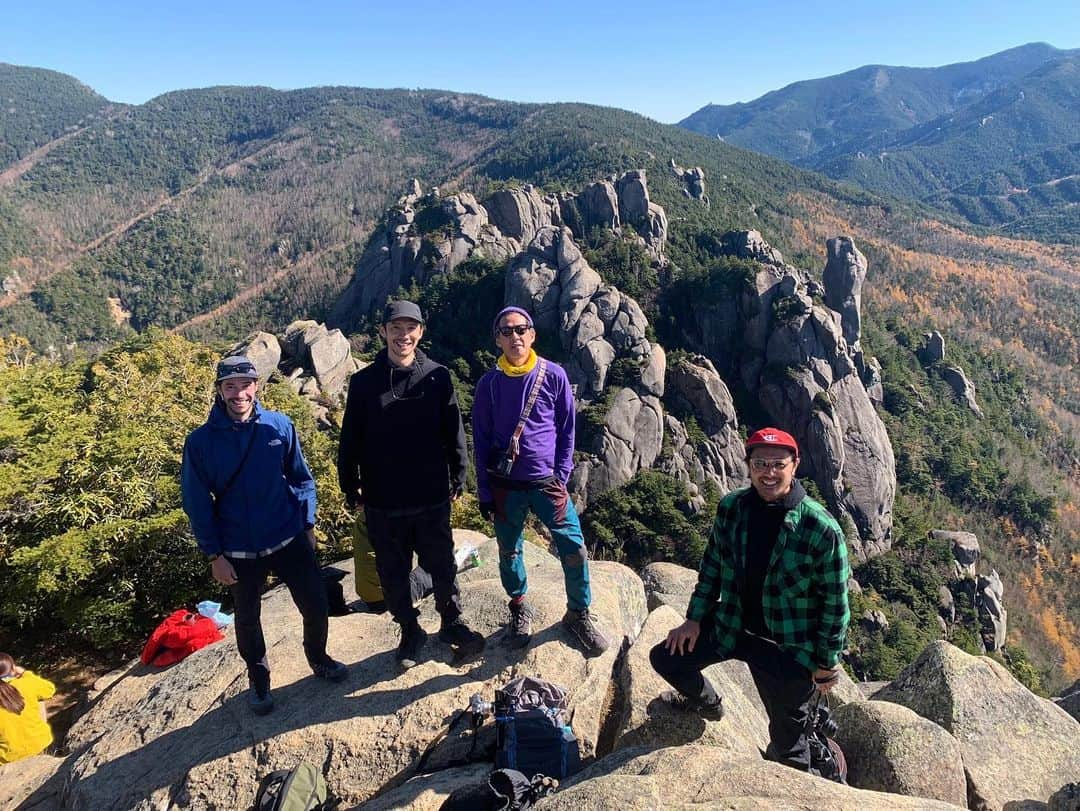 鈴木リカルドのインスタグラム：「2022.11.03 瑞牆山頂上  #登山 #山 #写真 #瑞牆山」