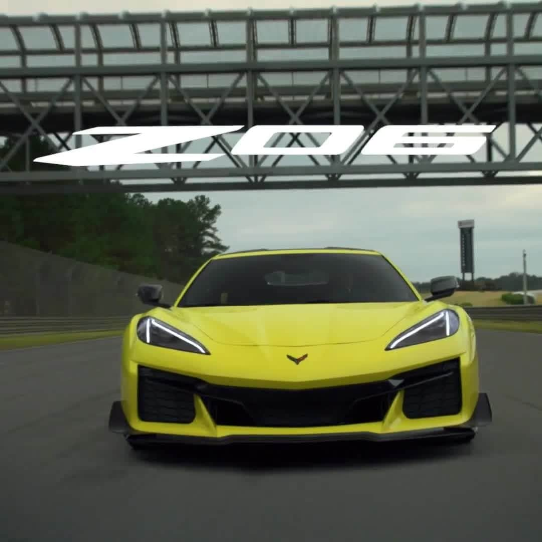 Corvetteのインスタグラム：「Now hear this: the unmistakable revved-up sound of the #Corvette #Z06 matches its supercar status.​ #Vette」