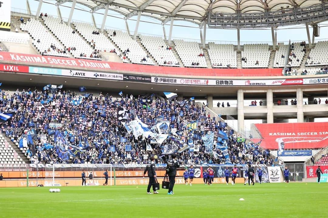 食野亮太郎のインスタグラム：「今シーズンありがとうございました。 残留を決めてホッとしている反面、申し訳なさと情けなさもあり。。 この悔しさと残留できた経験は、来シーズン返せるように、また頑張っていきます。 辛いシーズンにさせてしまったサポーターの方々には本当に申し訳ありません。 でもどんな時でも僕たちの背中を押してくれた皆さんには感謝の気持ちでいっぱいです。 ありがとうございました。 ガンバ大阪に関わる全ての方々に、おめでとうございます と ごめんなさい 来シーズンはより多くの勝利とゴールで皆さんを楽しませられるように、日々努力していきたいと思います！ ありがとうございました！」