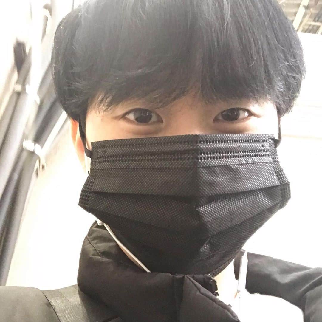 デボちゃんのインスタグラム：「❄️ 冬の雰囲気大好き #冬」