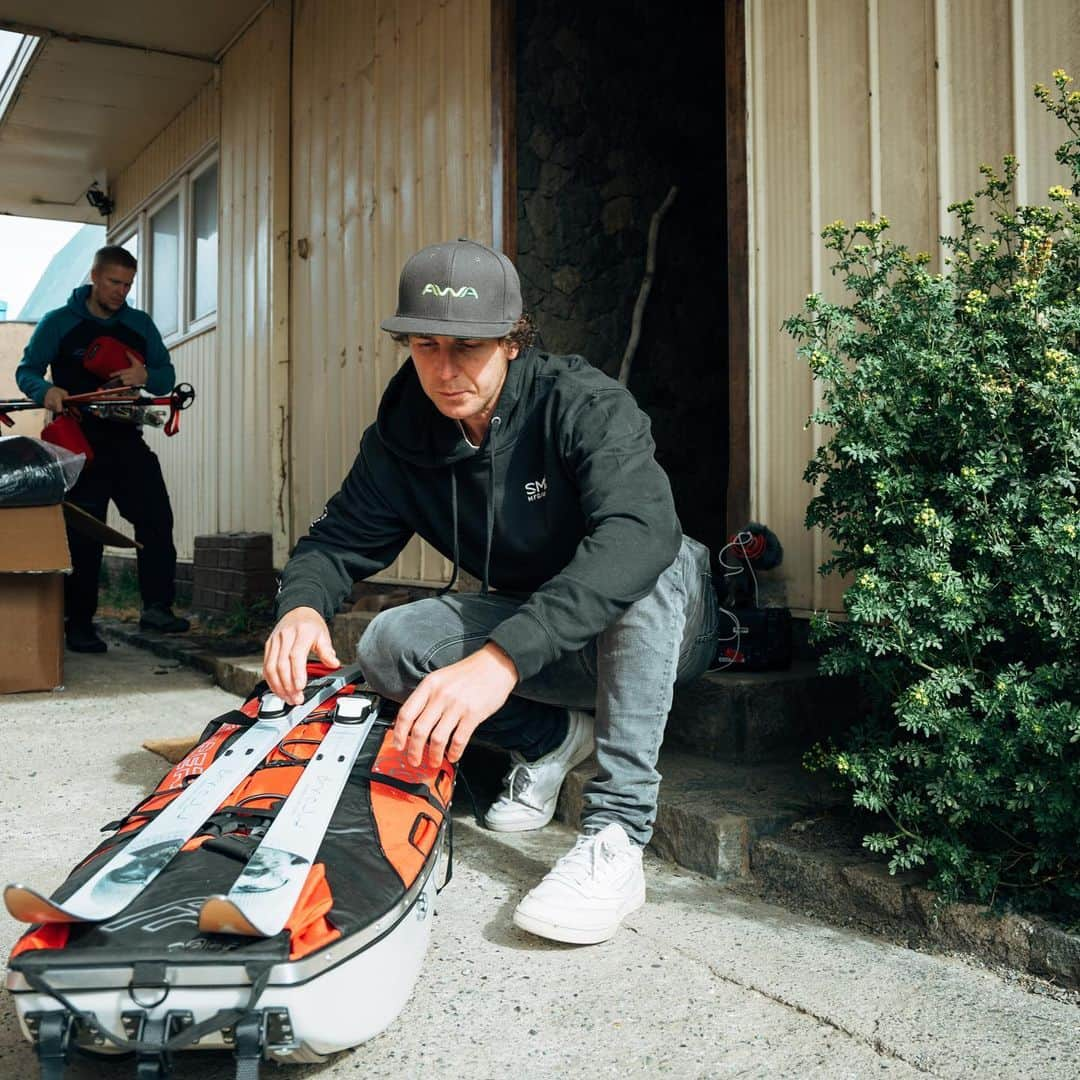 マイケル・ドーソンさんのインスタグラム写真 - (マイケル・ドーソンInstagram)「My Pulka (sled) arrived yesterday with the rest of the cargo (food, sleeping setups, tents ⛺️…) Stoked to load this puppy up and get to the Ice.   #southpole @antarcticheritage @canon.nz」11月5日 20時23分 - mrmikedawson