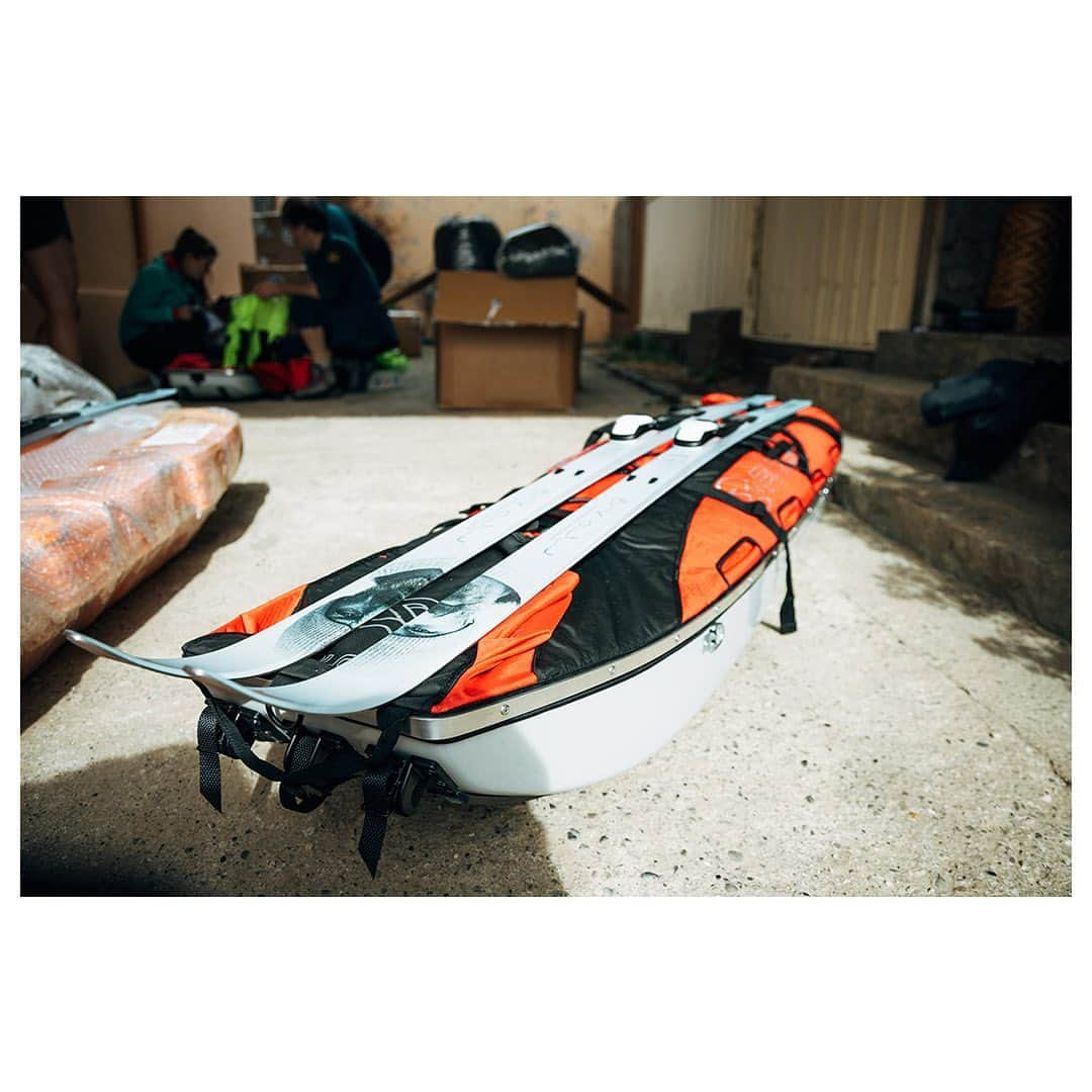 マイケル・ドーソンのインスタグラム：「My Pulka (sled) arrived yesterday with the rest of the cargo (food, sleeping setups, tents ⛺️…) Stoked to load this puppy up and get to the Ice.   #southpole @antarcticheritage @canon.nz」