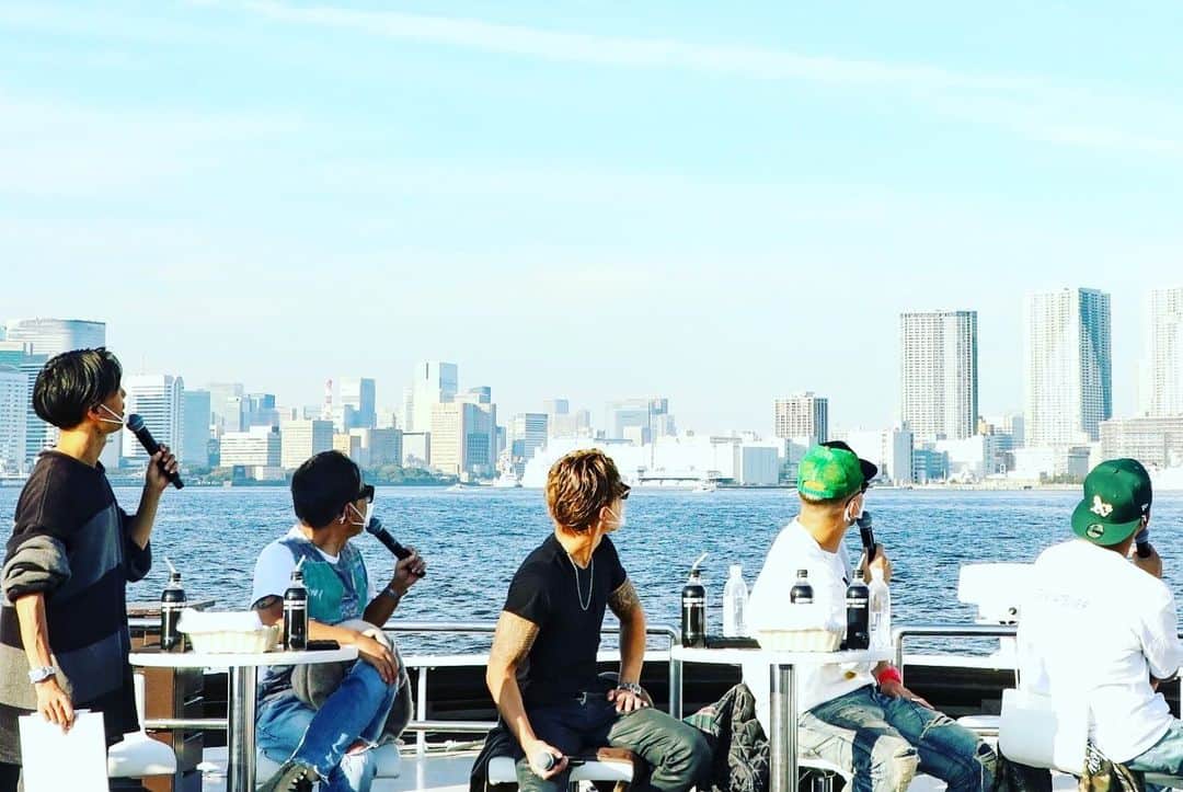 KAZUKIさんのインスタグラム写真 - (KAZUKIInstagram)「10.23 いつも応援して下さる皆さんと、アルバム購入者特典船上PARTY🐳🏊‍♂️🐳🏊‍♂️の図。  #dobermaninfinity  #D6 #lostandfound」11月5日 13時22分 - di_kazuki_official