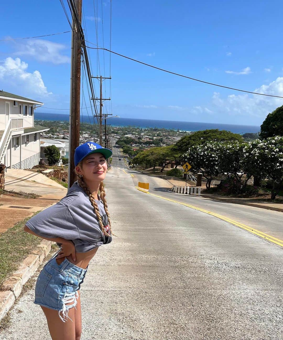 Mihoさんのインスタグラム写真 - (MihoInstagram)「☁️🌴🌊❤️  #オアフ#ホノルル#二拠点生活#ハワイ#日々の暮らし#シンプルライフ#ハワイライフ#ハワイ生活#ビーチライフ#ナチュラルな暮らし#ヘルシーライフ#ハワイ好き#ハワイ情報 #ハワイ旅行#hawaii #oahu #hilife #hilife808#ハワイの景色#ハワイ動画#カイムキ」11月5日 13時36分 - march16m