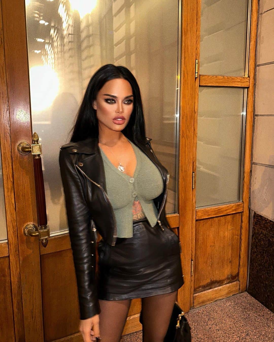 Nita Kuzminaのインスタグラム：「♠️🔪」