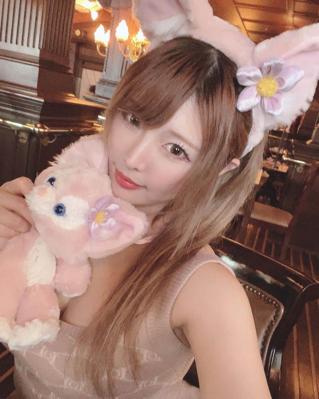 新村あかりのインスタグラム：「最近の推し…♡ #リーナベル #disneysea  #ディズニーシー」