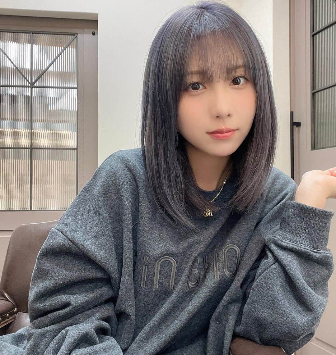 のインスタグラム：「すごい久しぶりの美容院 小池さんありがとう☺️  本当にこの髪色大好き 髪の毛蘇りました✨」