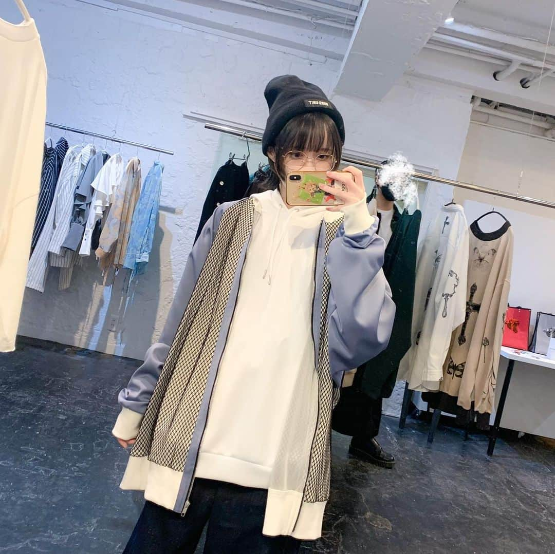 つぶらのインスタグラム：「0658の展示会お邪魔しました！ 可愛い服沢山あった！ 新作の香水頂いたけど全身金木犀になった🌳  #0658」