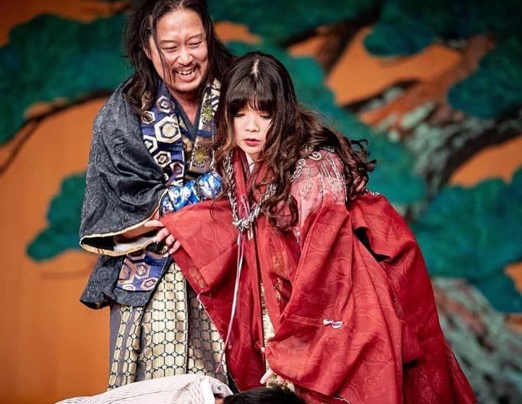 兼田玲菜さんのインスタグラム写真 - (兼田玲菜Instagram)「舞台「サロメ」  #stage #performance #old #story #England #red #sword #fight #action #dress #theater #samurai #actress #gold  #サロメ #殺陣 #殺陣師 #能 #舞台 #能楽堂 #兼田玲菜」11月5日 21時51分 - renakaneta4_samurai