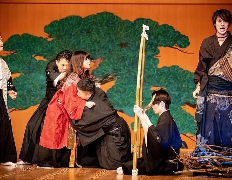 兼田玲菜さんのインスタグラム写真 - (兼田玲菜Instagram)「舞台「サロメ」  #stage #performance #old #story #England #red #sword #fight #action #dress #theater #samurai #actress #gold  #サロメ #殺陣 #殺陣師 #能 #舞台 #能楽堂 #兼田玲菜」11月5日 21時51分 - renakaneta4_samurai