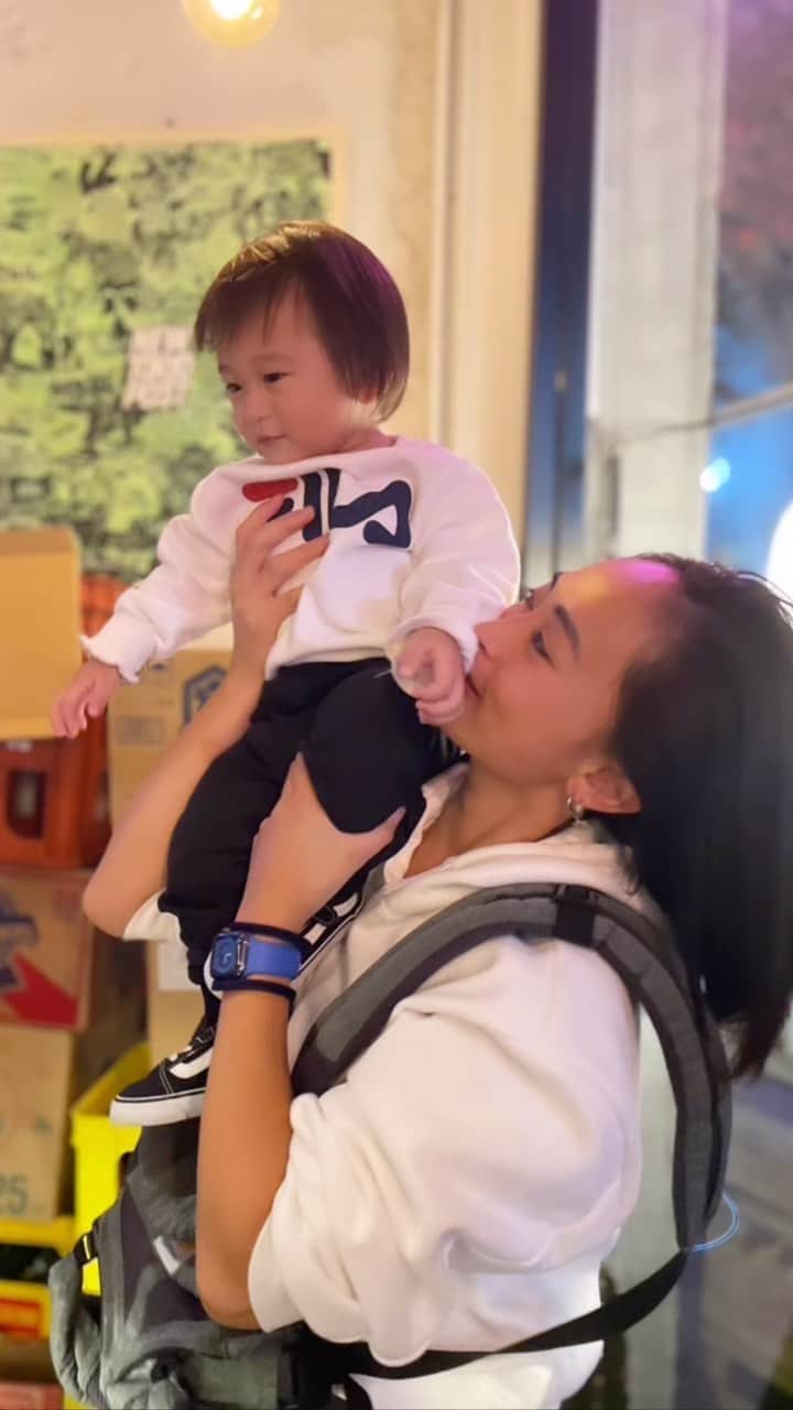 世礼奈のインスタグラム：「My dearest son. I'm so grateful that you were born. I will try my best to be the best mom that I can be for you.  #BelovedSon #愛息子 #OneYearOld #1歳 #12months #生後12ヶ月 #12monthsBoy #生後12ヶ月男の子 #BoyMam #男の子ママ #DotingParent #親バカ #MamaSerena #ママセレナ」