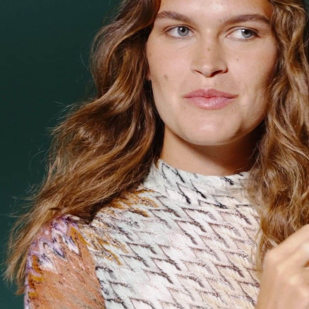 のインスタグラム：「Sophistication and flair in a #Missoni silhouette. #MissoniFallWinter22」