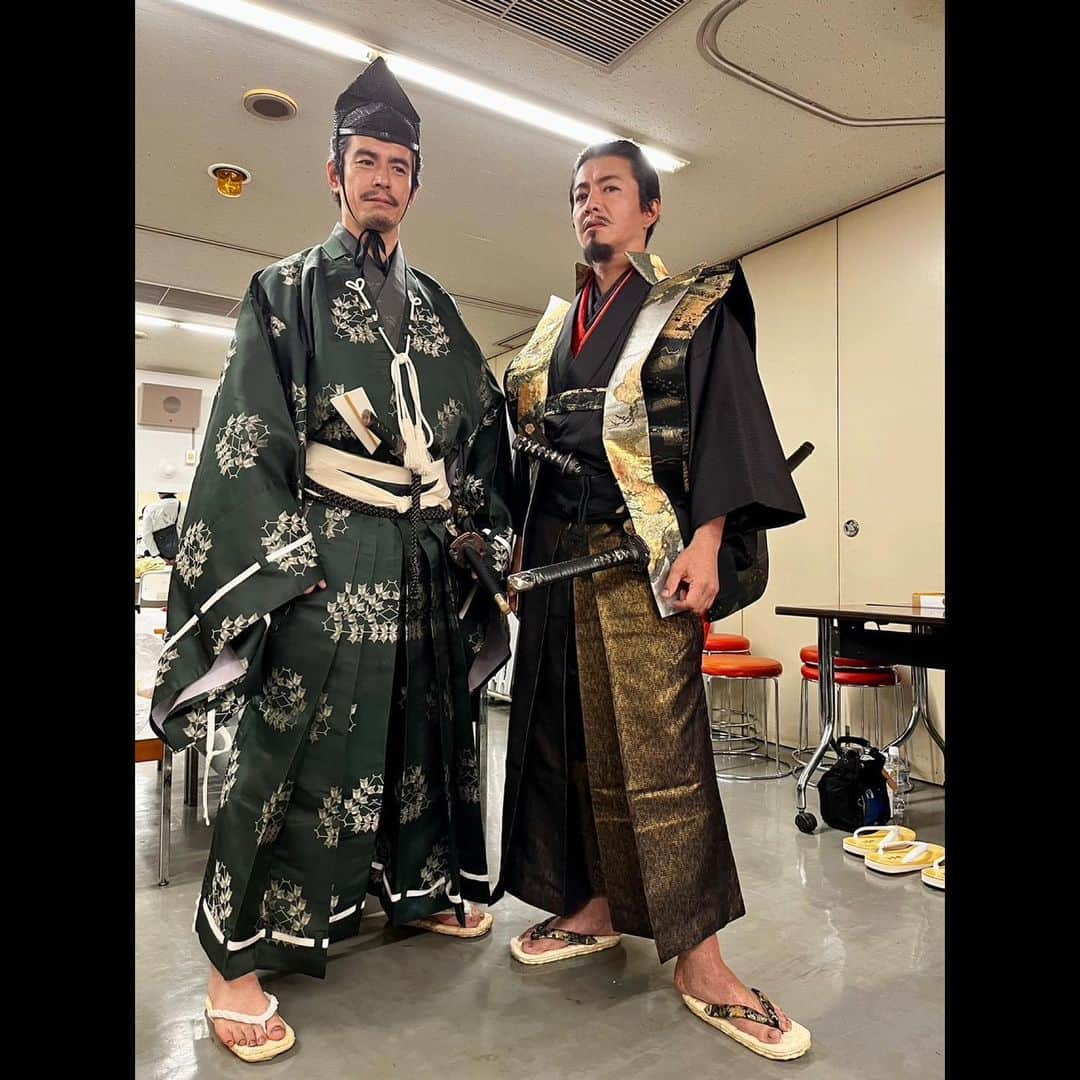 木村拓哉さんのインスタグラム写真 - (木村拓哉Instagram)「⁡ ⁡ ⁡ 「ぎふ信長まつり、信長公騎馬武者行列❕こちら、岐阜県警の皆さん、地元のボランティアで参加していただいた皆さんのお陰で、晴天の空の下無事に終える事が出来ました❕ 本当にありがとうございました❕ 映画の撮影をした時と全く同じスタッフに集まって貰って再び彼（信長）になる事が出来ました。 感謝しかありません。 ありがとうございましたぁ〜❕」 ⁡ PEACE‼︎ ⁡ STAYSAFE! ⁡ 拓哉 #木村拓哉 #TakuyaKimura」11月6日 15時14分 - takuya.kimura_tak