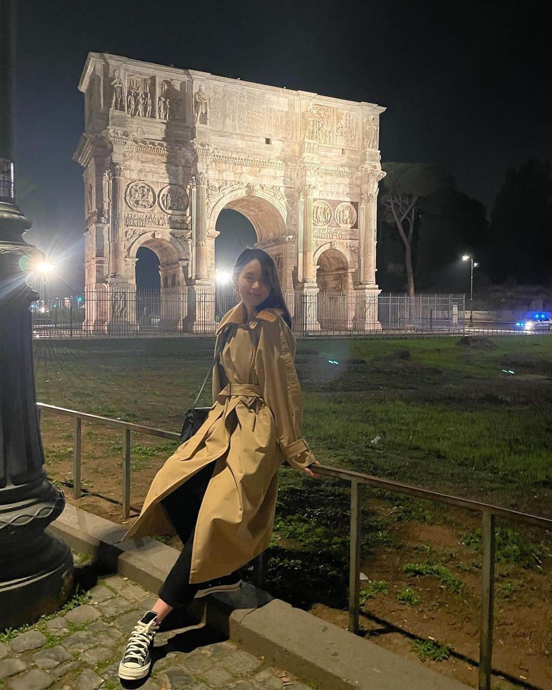 オ・ジェソクさんのインスタグラム写真 - (オ・ジェソクInstagram)「영화 글래디에이터를 접하며 알게된 콜로세움🏟 옛 로마제국 시대에 만들어진 검투사들의 전쟁터로,경기장에 5만명 정도가 수용이 가능했다고 한다. 로마에서 가장 가보고 싶었던 장소 중에 하나였는데 소원성취. 당시 기술로 만든 것도 놀랍고, 그 웅장함이 대단했다.」11月6日 6時09分 - jaesuk_oh