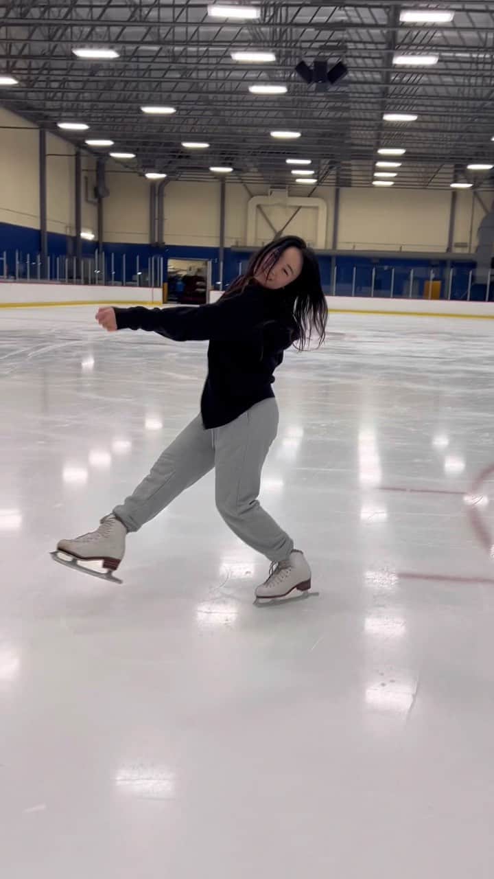 Megan Yimのインスタグラム：「It was sooooo fun learning more about slow blues and incorporating it into this choreo!! I really like this kind of music💗💗   Choreography by: @megan.yim 💗💗💗」