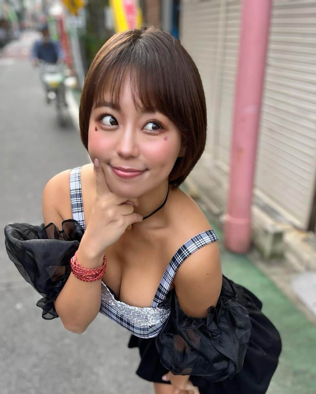 亜矢みつき（神谷充希）さんのインスタグラム写真 - (亜矢みつき（神谷充希）Instagram)「🎤💞 ・ あわびスプラッシュ〜in the sky〜2周年記念ライブ ありがとうございました🙌✨ いつも応援してくれてる皆とお祝いできて幸せ〜🥹💞 これからも私達3人ともっともっと楽しいことしていこうね😘💋 #あわスプ #くじら隊 #あわびスプラッシュ　 #赤羽 #ライブ #ありがとう #unniversary  #live #thankyou」11月6日 10時40分 - ma.yamitsuki