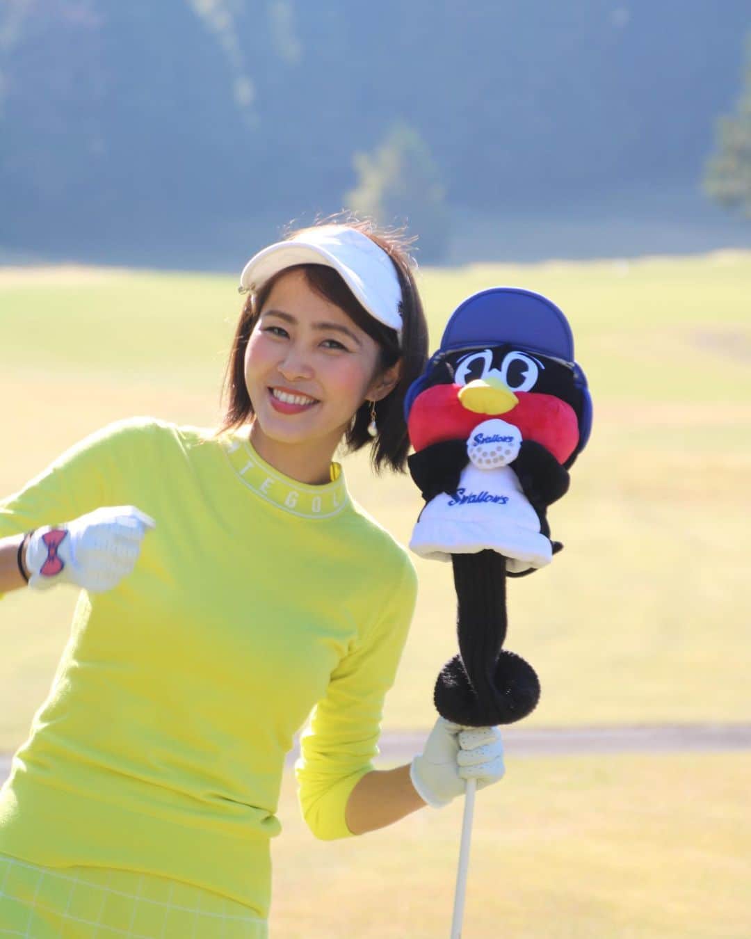 坂元美香さんのインスタグラム写真 - (坂元美香Instagram)「おはよー  お気に入り写真😆  このつば九郎がゴルフ場だと 映えるんだ、また🐧  #クラブカバー #映えるつば九郎」11月6日 10時52分 - mika_saka