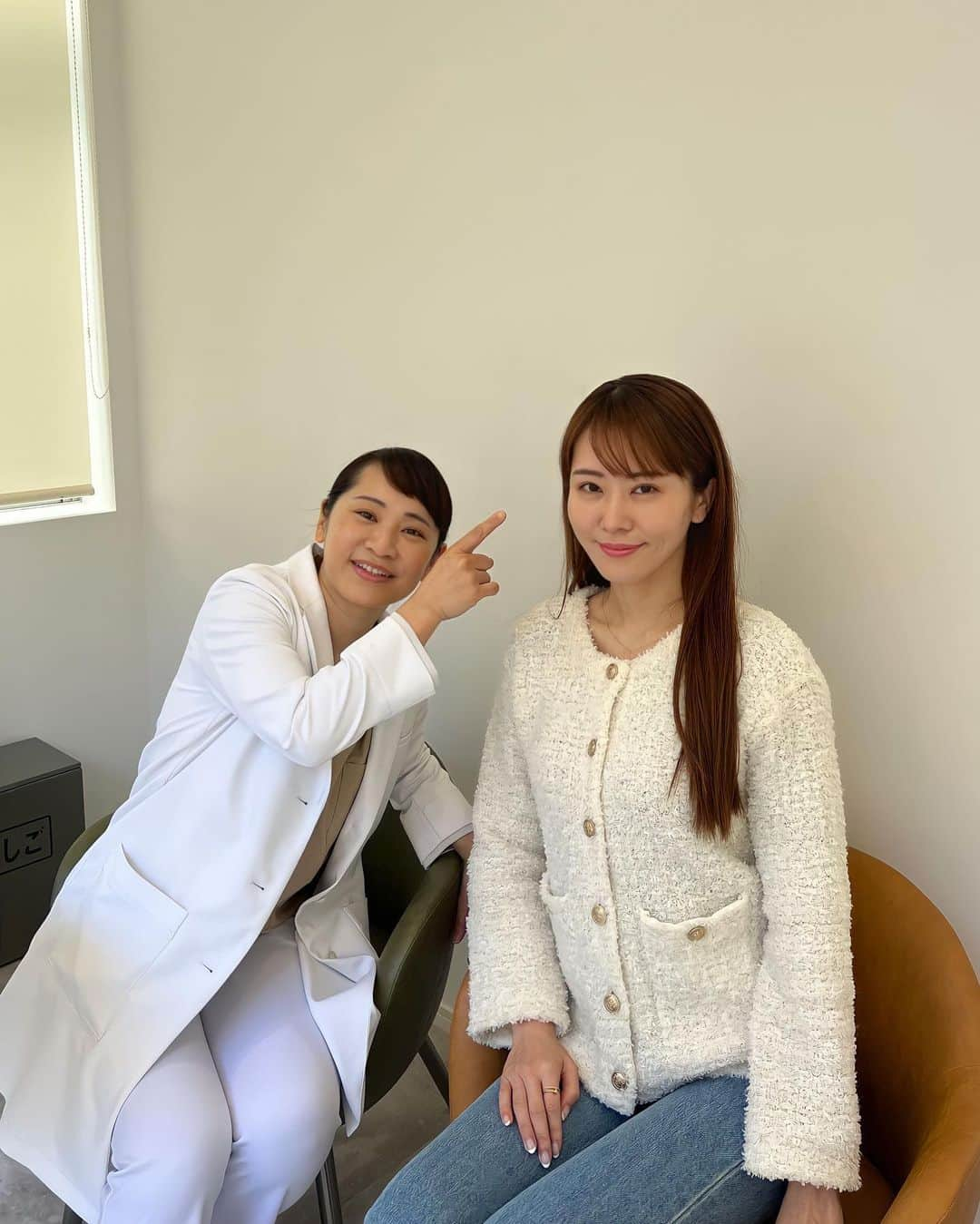 佐野真彩さんのインスタグラム写真 - (佐野真彩Instagram)「今日はお休みなので、朝から @sol_clinic へ🪞 お肌のメンテナンスは、ソルクリックの向井先生にお願いしています☺️ （フォロワーの皆様にはもうすっかりお馴染みですね🫶）  向井先生、すっごく上手なのでアンチエイジング系にお悩みの方はぜひ行ってみて欲しいです❣️ ビタミン点滴もあるよ〜  👩‍⚕️ @eiko_mukai  🏥 @sol_clinic   #美肌ケア #エイジングケア #ソルクリニック　#solclinic #ニキビケア　#ボトックス注射 #シワ対策 #美容皮膚科 #中目黒　#cadune」11月6日 11時40分 - sano.maya