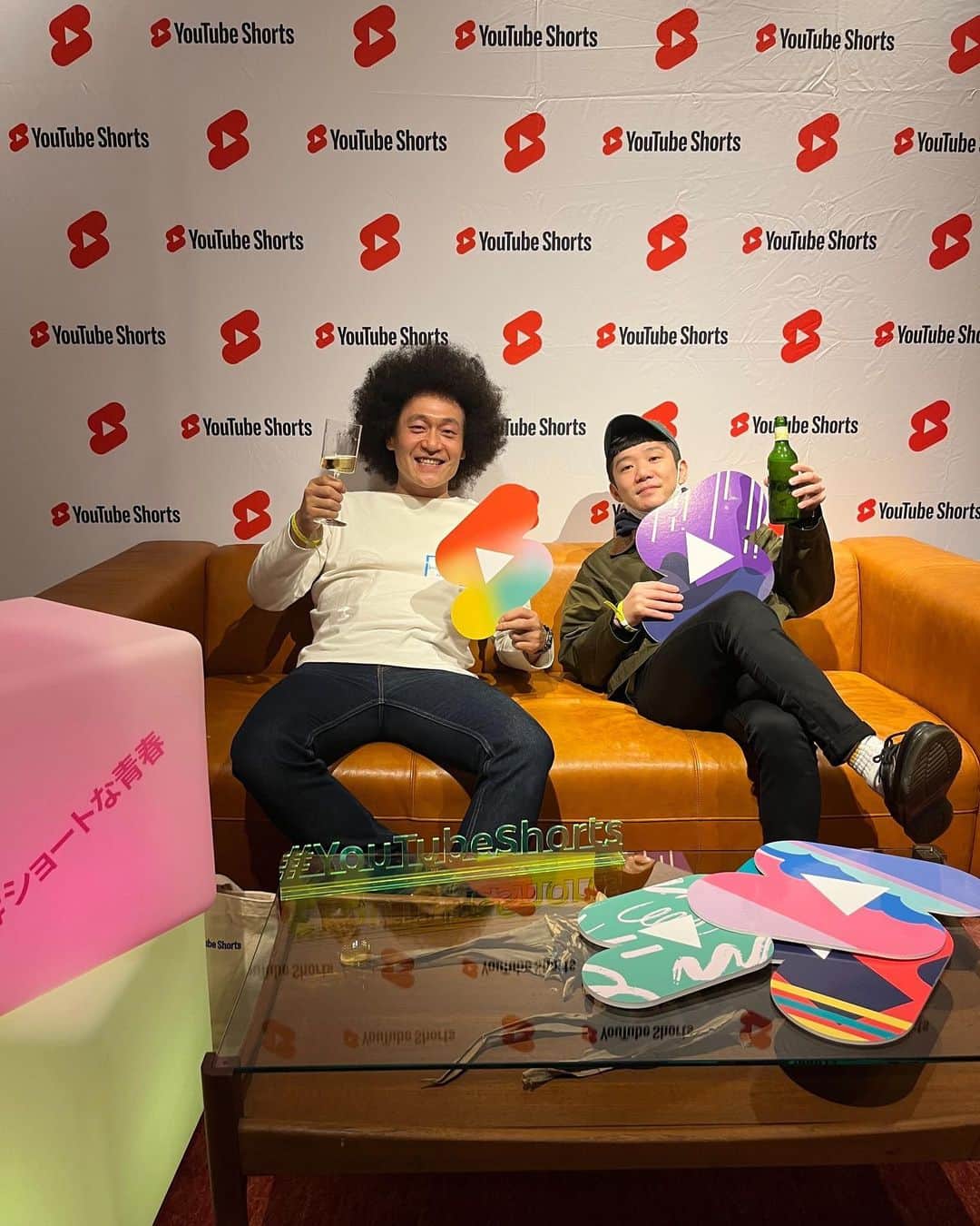 のインスタグラム：「【YouTube ショートクリエイターコミュニティ MashUp Night】に呼んでいただきました！😆  コロナ対策として、1アカウントから2名までという事でしたので今回、 bicsmalln channel からはチロがお留守番。  指男がいた！😆 スクワッドさんとコラボしたりで楽しかったです！  #ショートな青春  #ショートクリエイターコミュニティ  #スクワッド  #ビックスモールン」