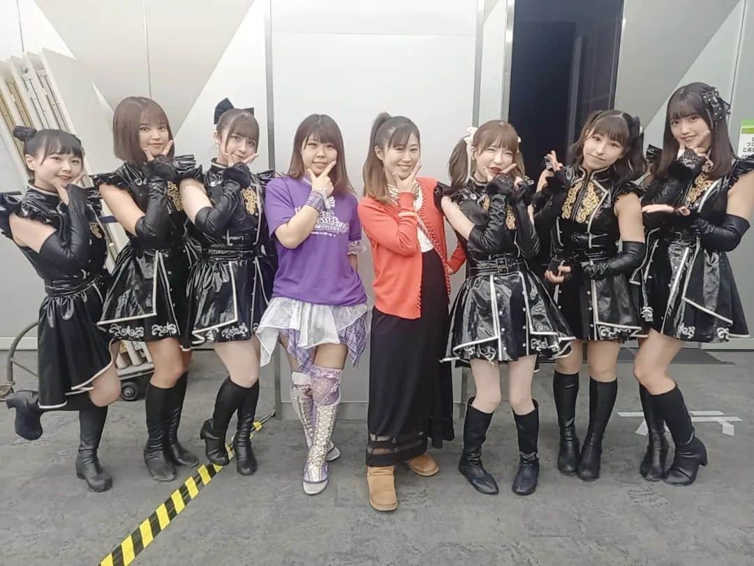 藤本つかさのインスタグラム：「スーパープリンセスパーティー！ 実況＆総合司会でした🎤  もえあずさんと数年ぶりの再会！  大食い番組でご一緒しましたが、アイドルとしてはお初！ ライブ、終始可愛かったです(ﾉ≧▽≦)ﾉ  大トリありがとうございました!!  #エラバレシ #もえあず #プロレス #スパプリ」