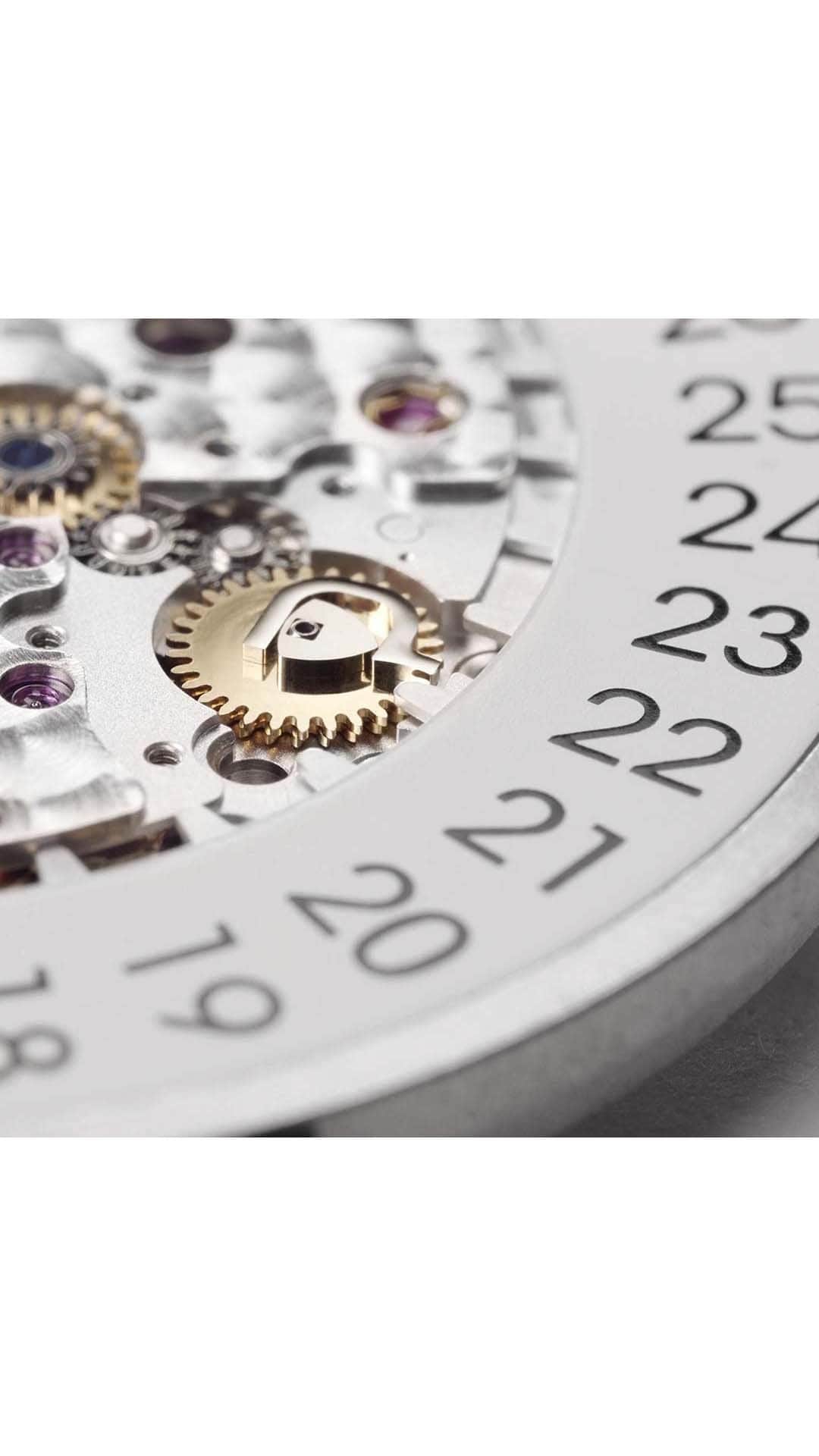 のインスタグラム：「Made in Glashütte: 6 Date assembly   The patented date mechanism in our DUW 6101 caliber features an asymmetric program disc that moves the date on every fourth disc rotation. This watchmaking part requires only a small amount of space and allows us to produce thinner movements.  #madeinglashuette #glashütte #nomos #nomoswatch #nomoswatches #watchmaking #handcraft #madeingermany #germanwatches #germanwatchmaking」