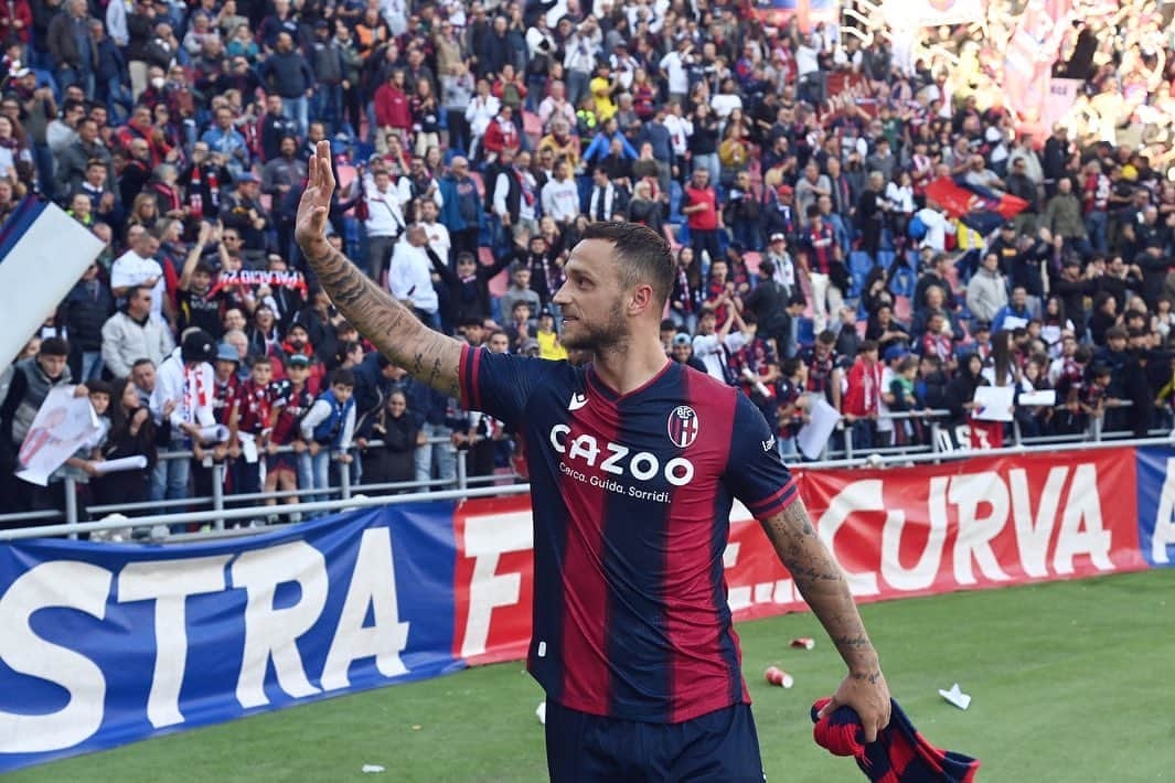 マルコ・アルナウトヴィッチのインスタグラム：「important 3 points  great team performance, great fans!!! FORZA BOLOGNA!!! 💪🏼 #teamarna #weareone #forzabologna」