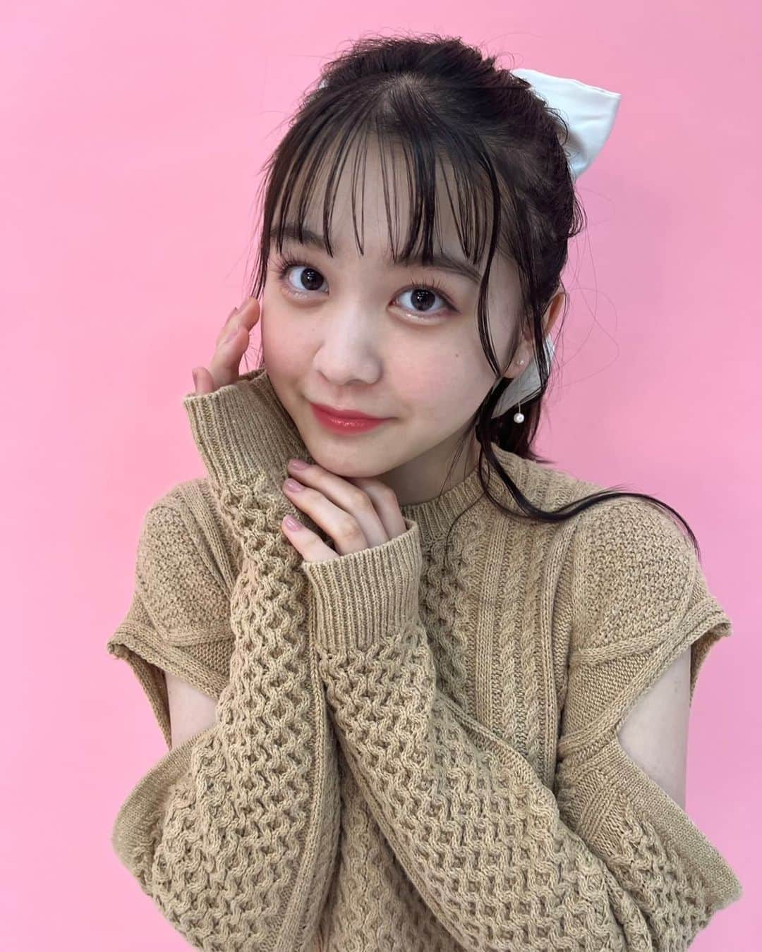 佐藤菜月海さんのインスタグラム写真 - (佐藤菜月海Instagram)「. ニコラ12月号 「中3 ㋲のイルミネーション級メイク」のオフショット💖  中3 ㋲の個性溢れるクリスマスメイクをご紹介しています!!  是非参考にして、クリスマスまでにマスターしましょ~！  詳しいメイク方法は、ニコラ12月号をチェックしてください!!🌷  #ニコラ #nicola #ニコモ #ニコラ12月号発売中 #クリスマスメイク #中3 #佐藤菜月海 #ナツミ #jc #０7 #スターダストプロモーション」11月6日 18時19分 - natsumi_sato814official