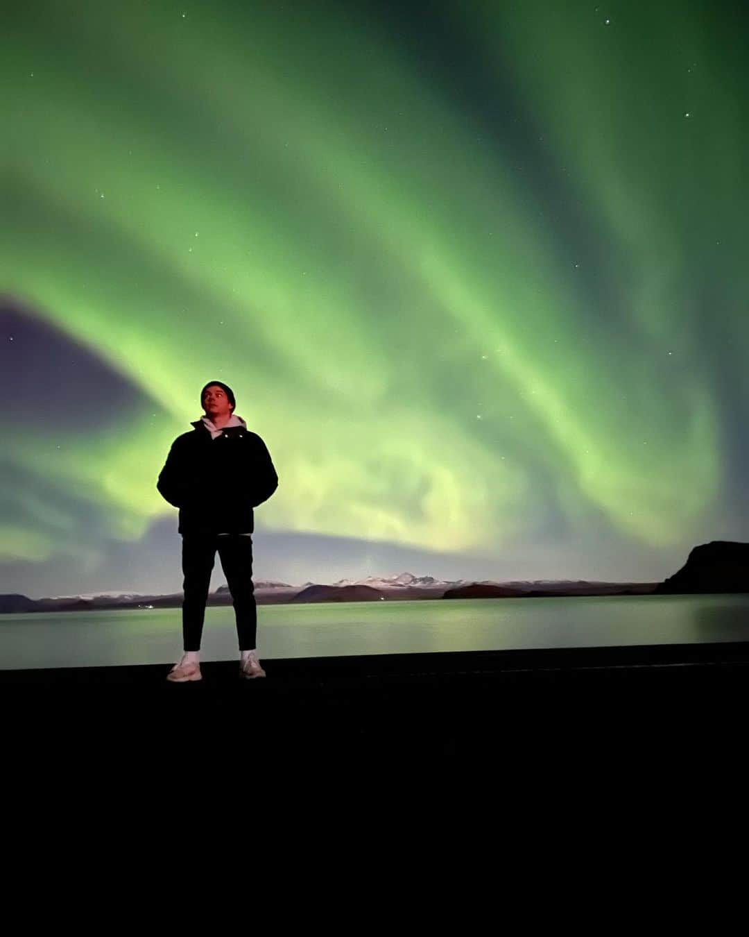 ゲオルク・リスティングさんのインスタグラム写真 - (ゲオルク・リスティングInstagram)「Bucket list ✔️ Northern lights are a true magical experience and I still can‘t believe how lucky we were to find them on our first night.  #bucketlist #northernlights #iceland」11月6日 20時05分 - georglisting