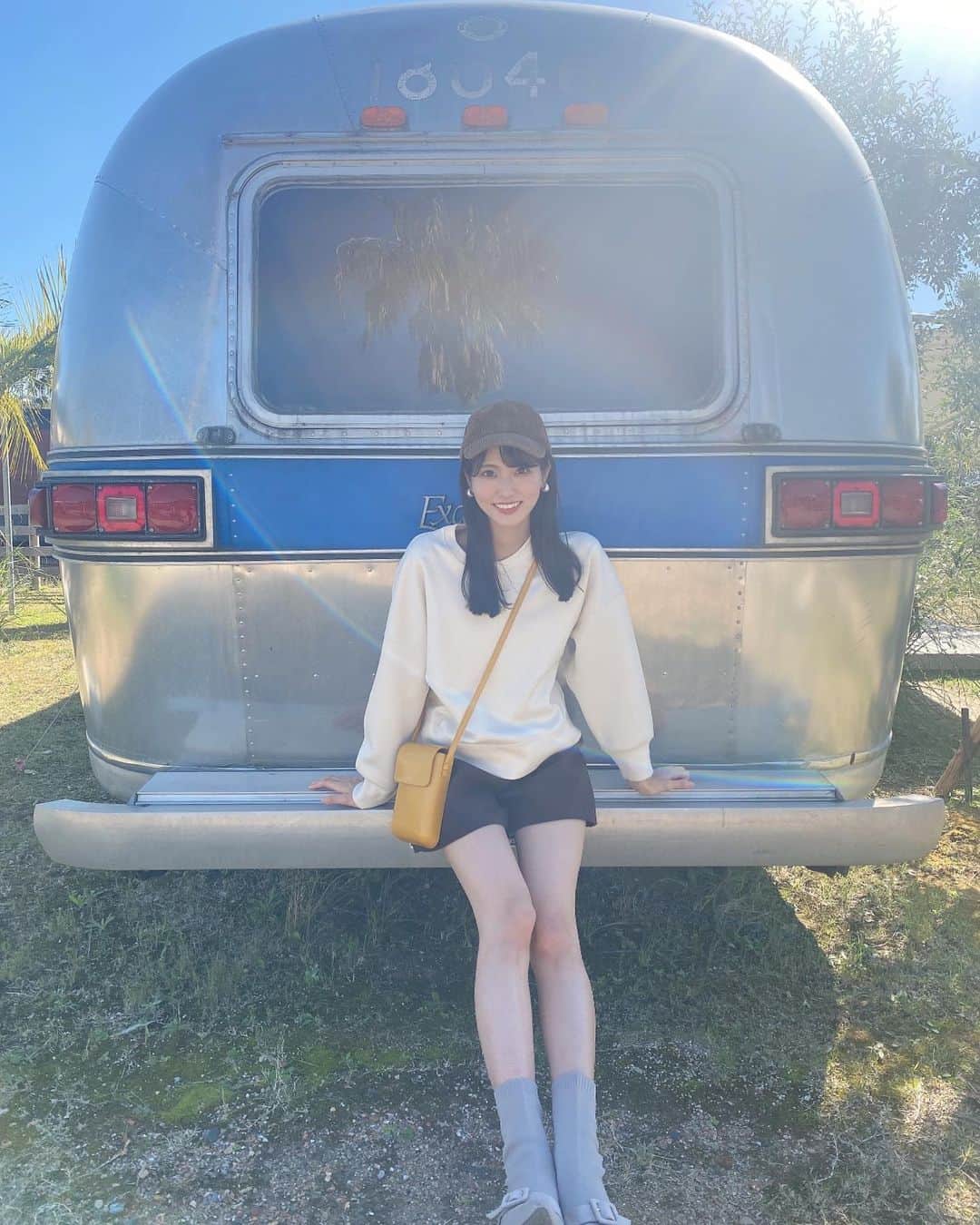 山下七子さんのインスタグラム写真 - (山下七子Instagram)「素敵な場所で撮影させて頂きました〜☀️🧢☀️  #福岡県#映えスポット#撮影日和 #スウェットコーデ #スウェット#ハーフパンツ#キャップ #キャップ女子 #ショートブーツ」11月6日 20時08分 - yamashita_nanako