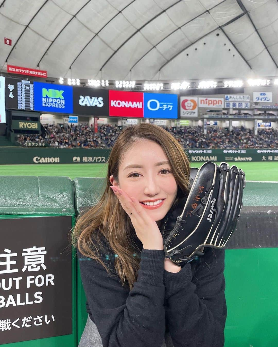 坂本麻子さんのインスタグラム写真 - (坂本麻子Instagram)「. 日本代表vs巨人戦見てきました！⚾️ 期待した人が本当に打つ！ とっても楽しい試合でしたー🤍 夜行くはずの舞台は中止になっちゃったので 飲みました🍻球場のお酒は本当に美味しい🤭 .  #野球観戦#日本代表#巨人戦#パリーグ好き#野球好き」11月6日 20時18分 - sakamoto_asako