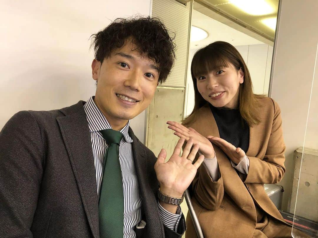 川島壮雄さんのインスタグラム写真 - (川島壮雄Instagram)「CSのVリーグ中継で#新鍋理沙 さんとご一緒させて頂きました✨ • • 自分は本日のみでしたが、新鍋さんには2日間に渡って解説頂きありがとうございました🙇‍♂️ • • #vリーグ #vリーグ女子  #久光スプリングス #岡山シーガルズ  #バレーボール  #関西テレビ #カンテレ」11月6日 20時30分 - moriokawashima