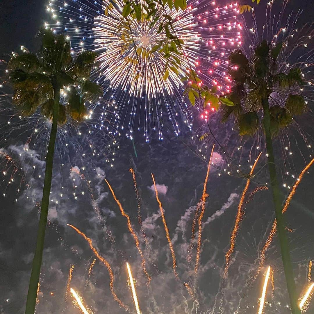 柴田阿弥さんのインスタグラム写真 - (柴田阿弥Instagram)「花火💫 ㅤㅤㅤㅤㅤㅤㅤㅤㅤㅤㅤㅤㅤ 今年ディズニーで以外だと1回だけ 謎に春くらいに見ました🥹🫶 ㅤㅤㅤㅤㅤㅤㅤㅤㅤㅤㅤㅤㅤ 花火好きだけど人混みが苦手だから なかなかチャンスないね☁️ ㅤㅤㅤㅤㅤㅤㅤㅤㅤㅤㅤㅤㅤ ㅤㅤㅤㅤㅤㅤㅤㅤㅤㅤㅤㅤㅤ ㅤㅤㅤㅤㅤㅤㅤㅤㅤㅤㅤㅤㅤ #花火 #花火大会 #花火大会2022」11月6日 20時46分 - ayashibata0401