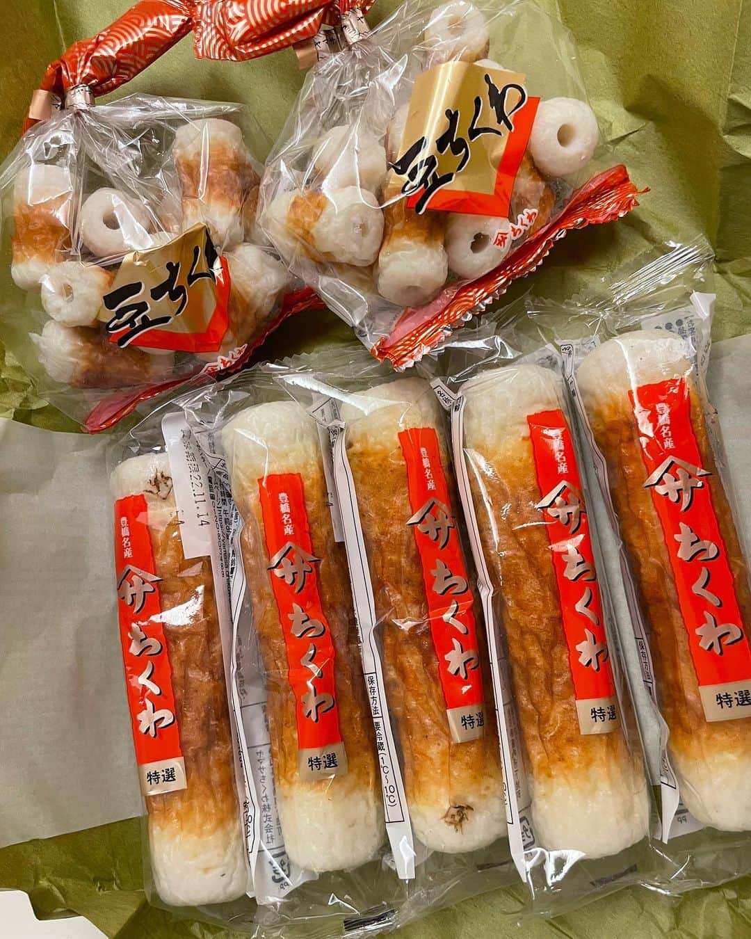 須田亜香里さんのインスタグラム写真 - (須田亜香里Instagram)「よこがおちゃん🐤  東海テレビ #タイチサン 生放送ありがとうございました！ 番組内で試食したヤマサのちくわが絶品でした。 帰りにお土産いただいちゃった❤️ しばらくうちの冷蔵庫にはちくわちゃんたちがいます☺️ 普段から名古屋駅のホームで買ったりしてるから嬉しいな。 ありがとうございました！ #ヤマサのちくわ #豊橋グルメ」11月6日 21時22分 - akarisuda