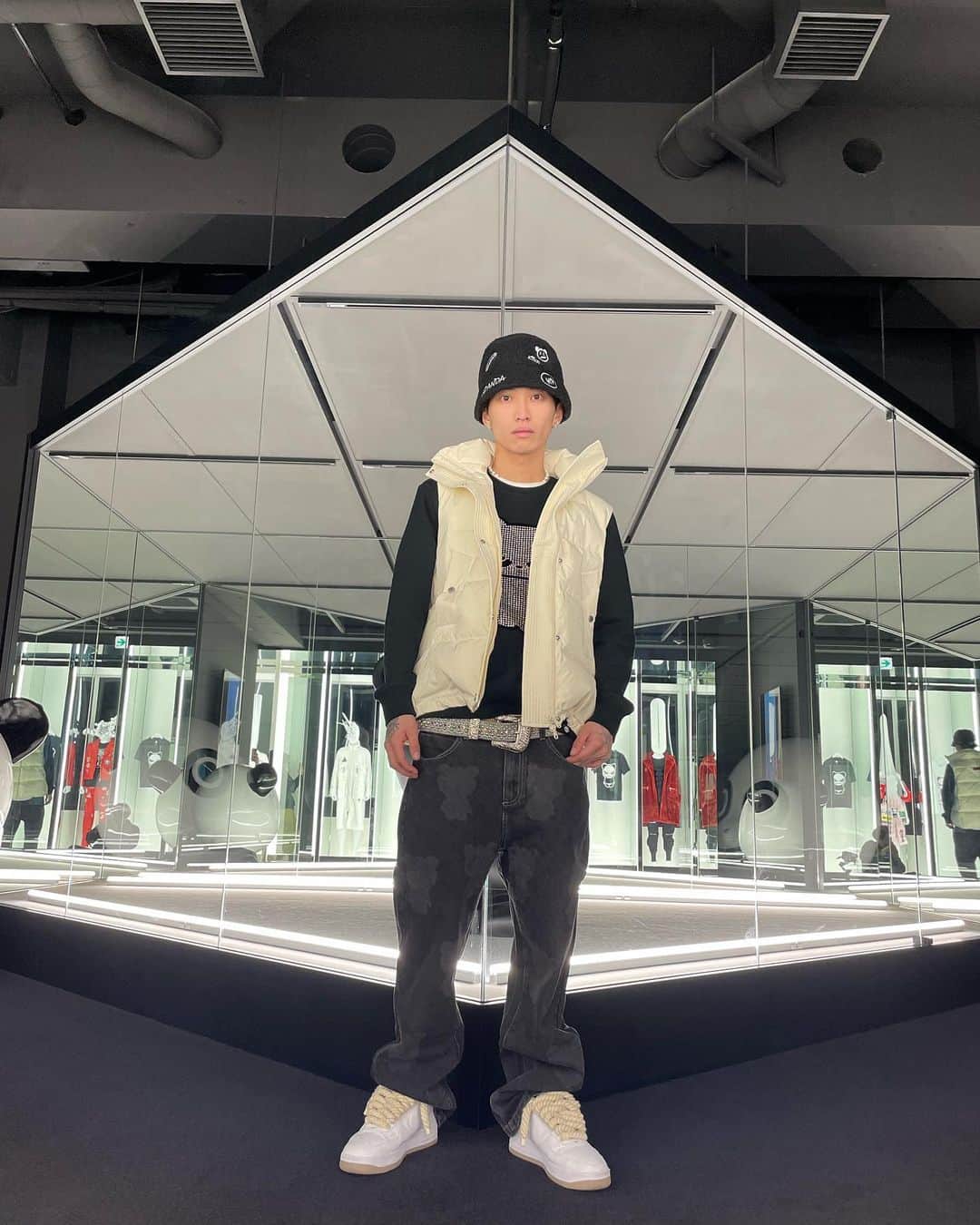 百足のインスタグラム：「🐼🐼💨 @hipandajapan_official」