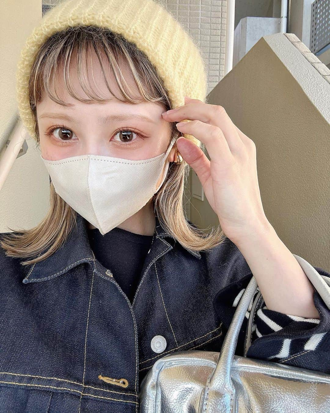 ARISAさんのインスタグラム写真 - (ARISAInstagram)「ㅤㅤㅤㅤㅤㅤㅤㅤㅤㅤㅤㅤㅤ ㅤㅤㅤㅤㅤㅤㅤㅤㅤㅤㅤㅤㅤ ㅤㅤㅤㅤㅤㅤㅤㅤㅤㅤㅤㅤㅤ 珍しく午前中から 動けたので、良い日認定🫶 ㅤㅤㅤㅤㅤㅤㅤㅤㅤㅤㅤㅤㅤㅤㅤㅤㅤㅤㅤㅤㅤㅤㅤㅤㅤㅤ ㅤㅤㅤㅤㅤㅤㅤㅤㅤㅤㅤㅤㅤマスカラは、 @maybelline  ラッシュニスタのコッパー🍊 ㅤㅤㅤㅤㅤㅤㅤㅤㅤㅤㅤㅤㅤ 色可愛いし塗りやすいし 睫毛セパレートなる最近ハマってます👁 ㅤㅤㅤㅤㅤㅤㅤㅤㅤㅤㅤㅤㅤ ㅤㅤㅤㅤㅤㅤㅤㅤㅤㅤㅤㅤㅤ ㅤㅤㅤㅤㅤㅤㅤㅤㅤㅤㅤㅤㅤ 早く寝て 明日からまた1週間 頑張りましょーーー  ㅤㅤㅤㅤㅤㅤㅤㅤㅤㅤㅤㅤㅤ　ㅤㅤㅤㅤㅤㅤㅤㅤㅤㅤㅤㅤㅤ ㅤㅤㅤㅤㅤㅤㅤㅤㅤㅤㅤㅤㅤ ㅤㅤㅤㅤㅤㅤㅤㅤㅤㅤㅤㅤㅤ　ㅤㅤㅤㅤㅤㅤㅤㅤㅤㅤㅤㅤㅤ #ciaopanic #ganni #beautifulpeople #beautyandyouth #adametrope #makeup#チャオパニック#チャオコーデ#ビューティフルピープル #ハーフパンツ#ボーダートップス #ボーダー#ビーニー #ビーニー女子 #ニット帽女子 #ニット帽 #Gジャン#リジットデニム #オン眉 #オン眉ボブ #おん眉#ローライト #ローライトカラー #ハイトーンカラー #ハイトーン#オレンジメイク#ラッシュニスタ #オレンジマスカラ#マスカラ#カラーマスカラ ㅤㅤㅤㅤㅤㅤㅤㅤㅤㅤㅤㅤㅤ」11月6日 21時58分 - ari33_