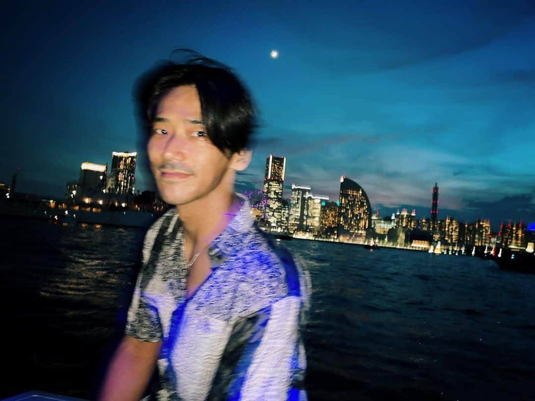 小林直己さんのインスタグラム写真 - (小林直己Instagram)「Night cruise🌙 #tbt #いつかのシリーズ#未だに船には慣れません🤷‍♂️」11月6日 22時20分 - naokikobayashi_works