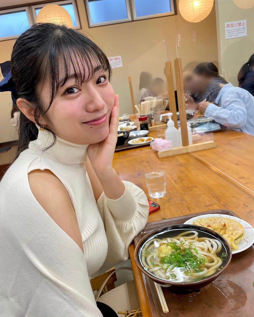 のインスタグラム：「💚 . 週1回は絶対行ってた上原🤤 かぼちゃの天ぷらが あまりにも甘くて美味しくて必ず食べちゃう笑 . #香川 #讃岐うどん #ゆめグル」