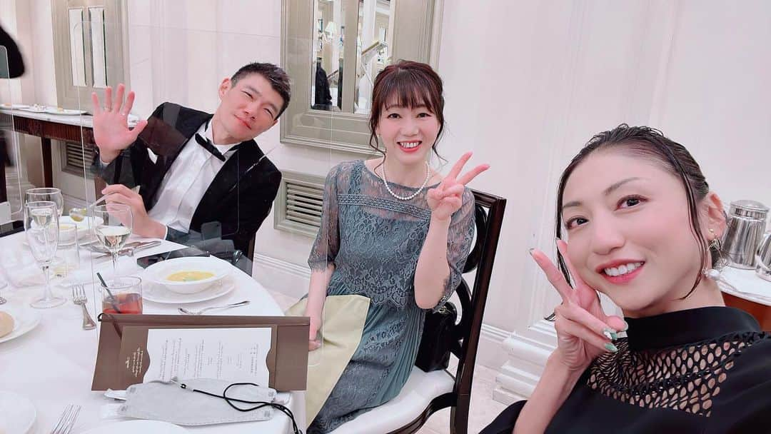 中川愛海さんのインスタグラム写真 - (中川愛海Instagram)「結婚式💕💒 たくさんの仲良しメンバーに会えて同窓会みたいでもあった💕 感動的な結婚式に最高のメンバーでお祝いができ嬉しかった😊💕 #中川愛海 #一日一回カンパイ #結婚式 #素敵な結婚式 #感動的な結婚式 #結婚っていいな #結婚っていいね❤️ #思った一日でした」11月6日 22時23分 - ami_nakagawa_