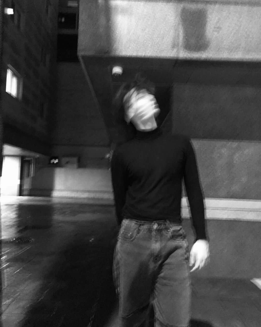 クァンミンさんのインスタグラム写真 - (クァンミンInstagram)「😒😒」11月6日 22時53分 - kmboykm