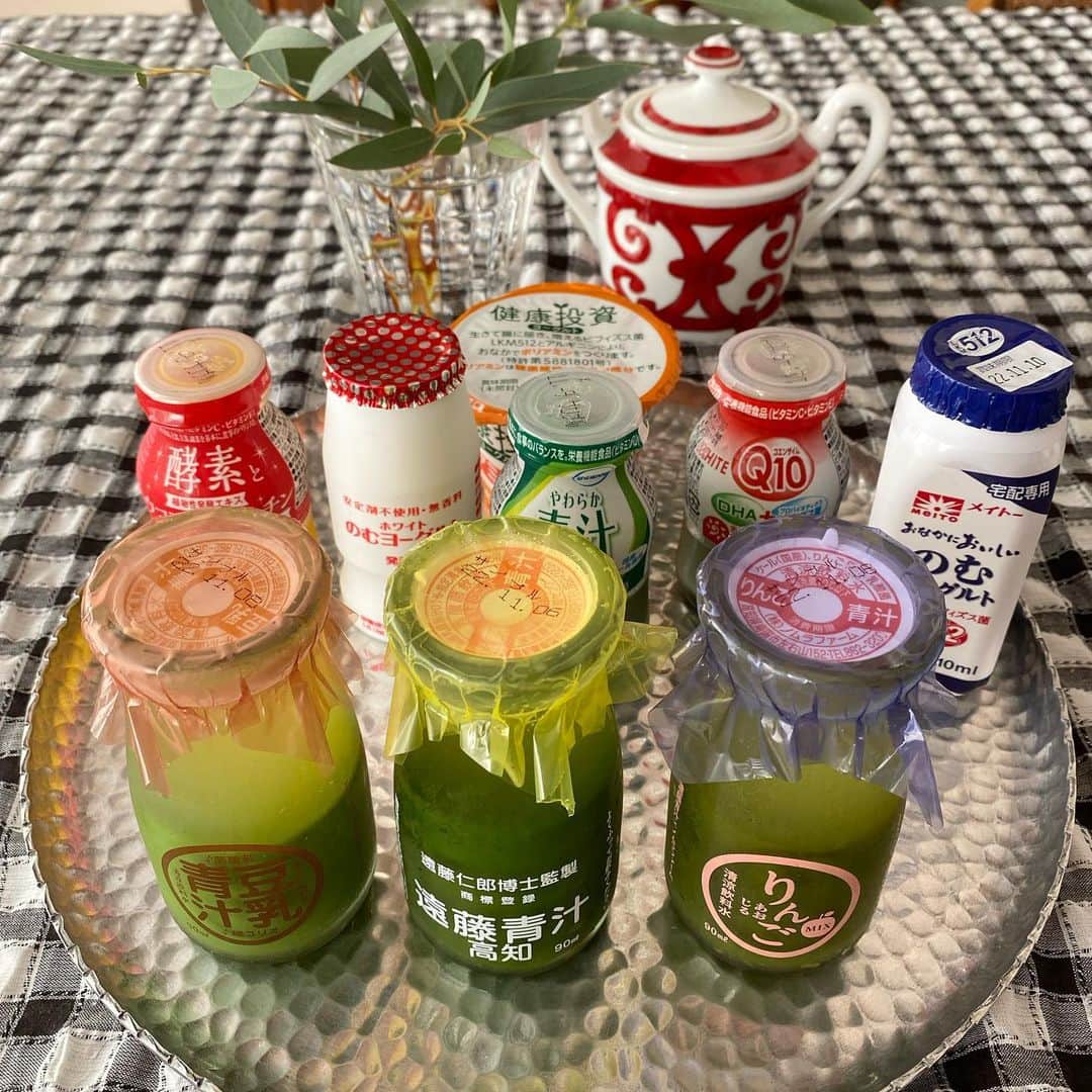 白田久子さんのインスタグラム写真 - (白田久子Instagram)「遠藤青汁🌱始めました。 サンプルからお試しできるので色々な味が試せます。私はりんご青汁が好き🍎かなり本気な青汁です！ ・ 吸収率が高い朝に飲むよ☀️ #遠藤青汁 #美容と健康 #高知子育て #年子ママ」11月7日 9時21分 - hisako_shirata