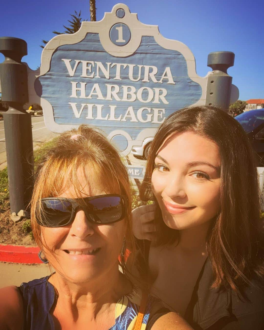 ジェシカ・アシュリーさんのインスタグラム写真 - (ジェシカ・アシュリーInstagram)「Visit from my mama! 🕶」11月7日 9時36分 - missjessicaash