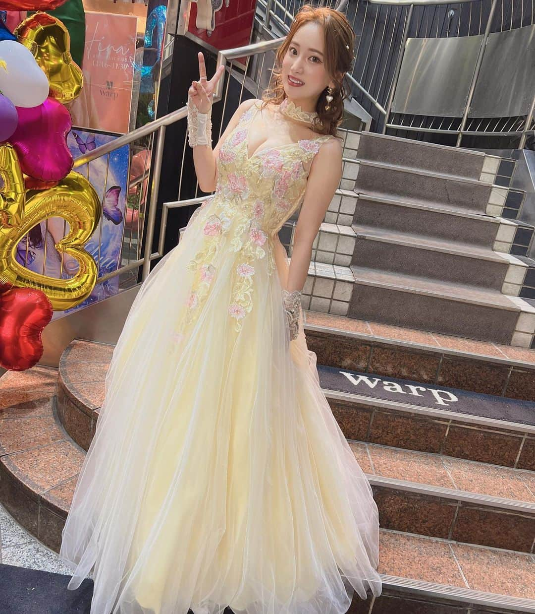 愛沢ひなのインスタグラム：「1日目👗👗  #キャバクラ」