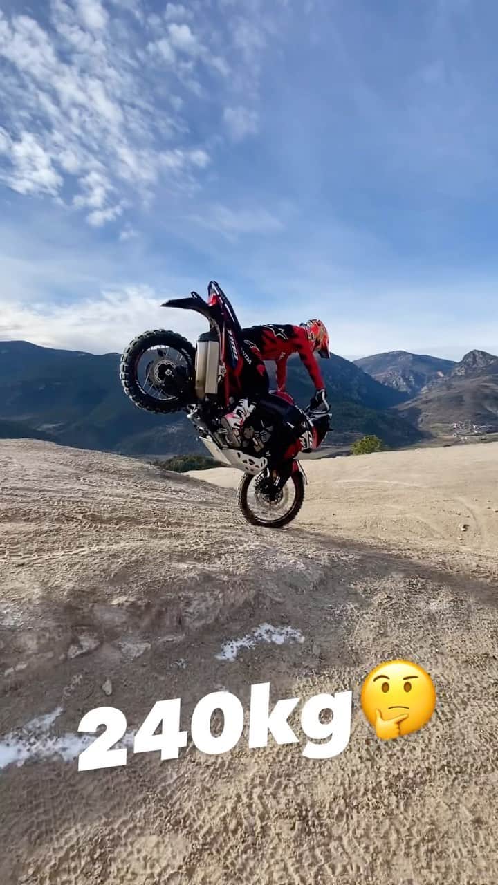 藤波貴久のインスタグラム：「Real or Fake 🤔 @fujigas @hondamotoses  @alpinestars @oakleyjapan」
