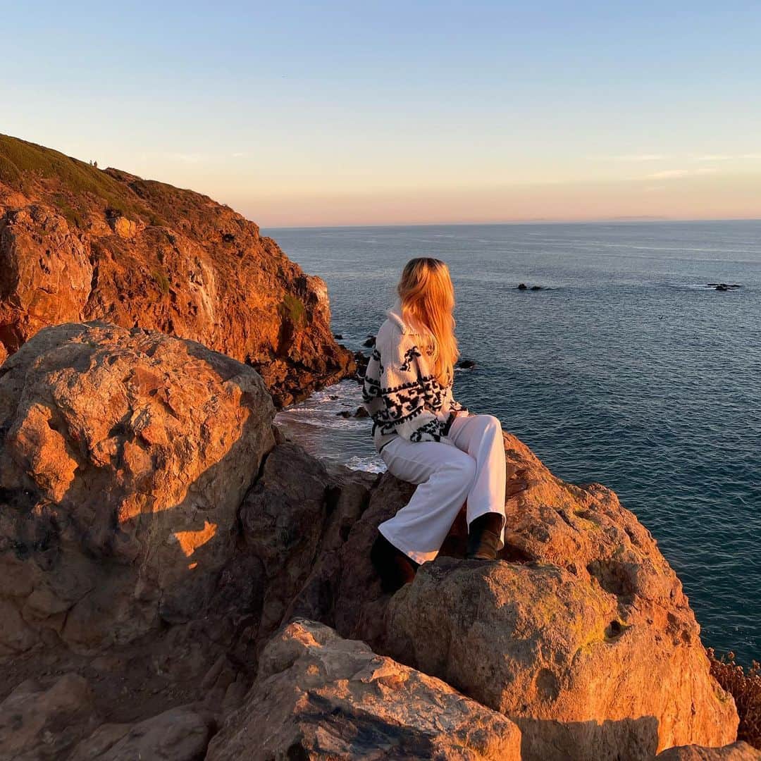 ANDIE ARTHURのインスタグラム：「a weekend full of sunsets !!!」