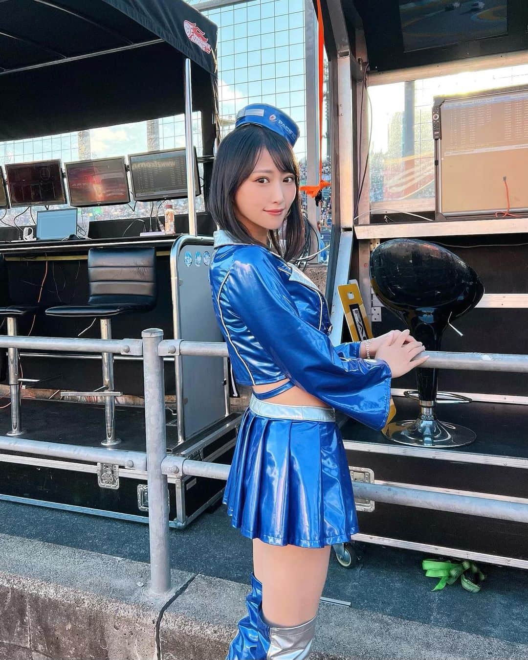 のインスタグラム：「おはよう〜みんなと1年間レースを楽しめてよかった！たくさん応援してくれてありがとう💙 #SUPERGT」