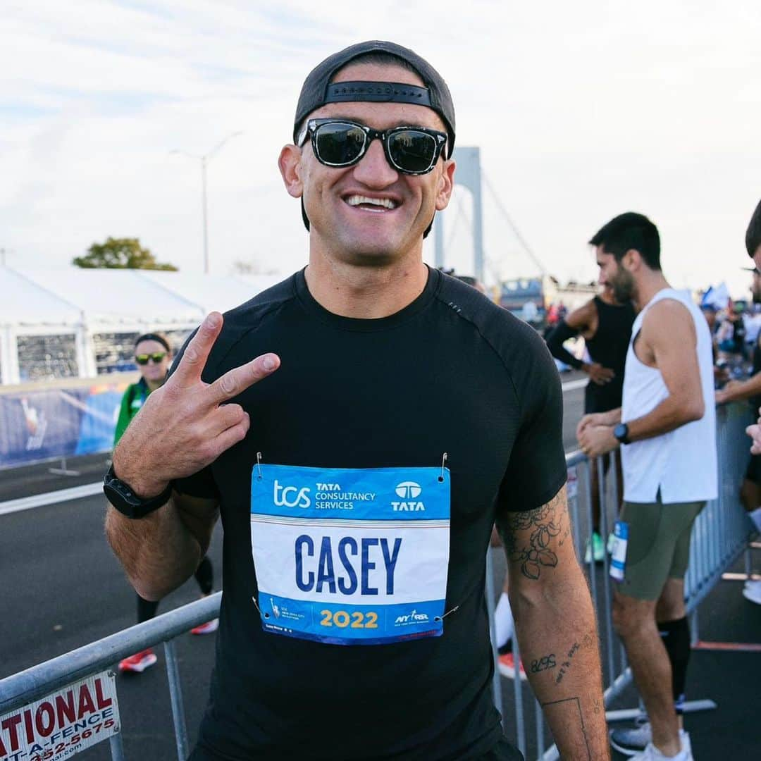 ケイシー・ネイスタットのインスタグラム：「got my ass handed to me today in the New York City Marathon.  nothing like 26.2 miles to put you in your place.  still the greatest damn day of the year.」