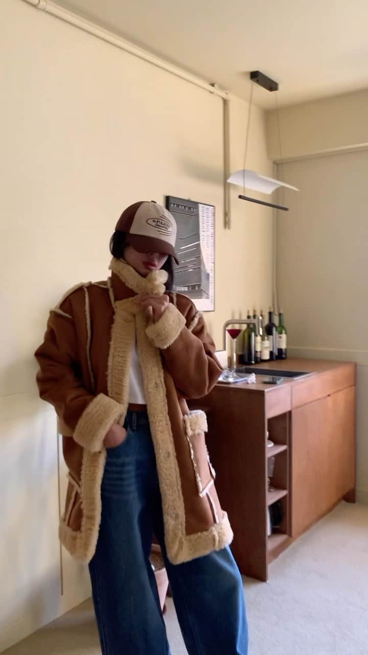 のインスタグラム：「따숩 🖤  #르라미 @lerame_official」