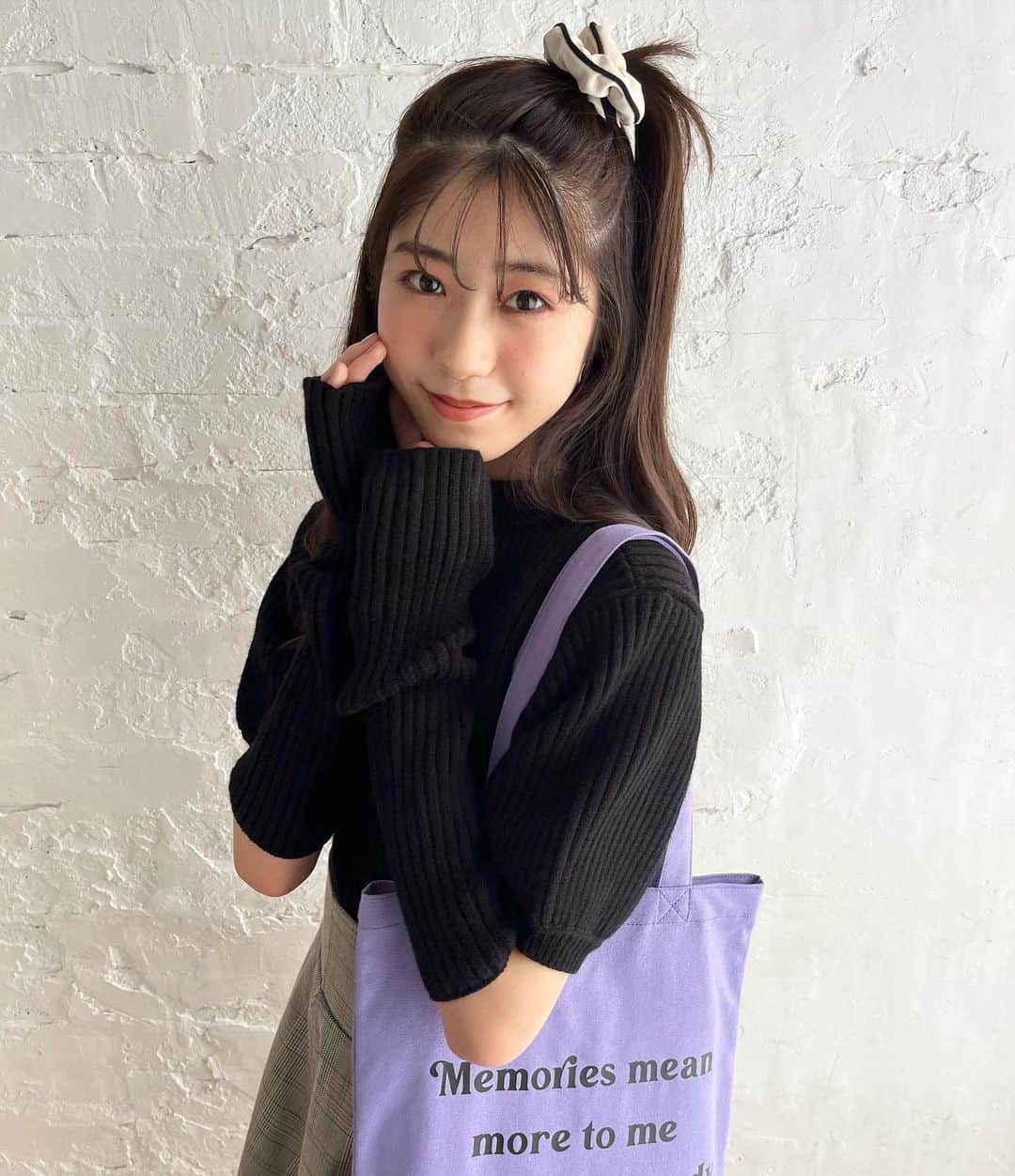 ニコ☆プチのインスタグラム：「🎼🎀🫶🏻  いつもより大人っぽいミアイ💫  今年はアームウォーマーが外せない💞  #ニコプチ #ニコプチモデル #濱崎心愛 #09」