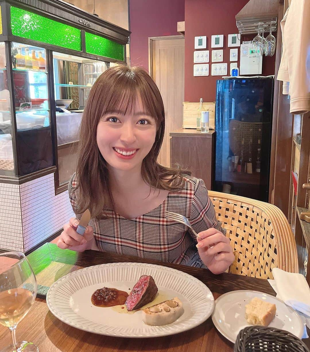 兼田日向子さんのインスタグラム写真 - (兼田日向子Instagram)「🍴#ひなぽんグルメ  恵比寿にあるBLUのランチ🤤 いちじくブラータ、とろけた、、、  前菜にお魚にお肉にパスタ 盛り盛りでおなかいっぱいだし コスパよくてびっくり😳 今度はお酒飲みに夜も行きたい🍷🌙 . . . . . #恵比寿グルメ#恵比寿ランチ#恵比寿カフェ#いちじく#ブラータチーズ#グルメ女子#恵比寿デート」11月7日 18時12分 - hinako523_k