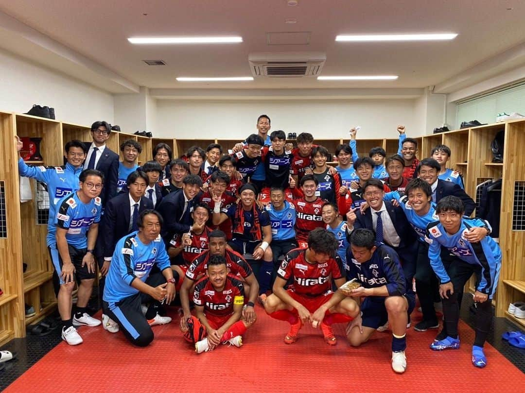 平川怜のインスタグラム：「昨日は応援ありがとうございました！ 絶対勝って、みんなでJ1行きましょう！！  #ロアッソ熊本 #カモンロッソ」